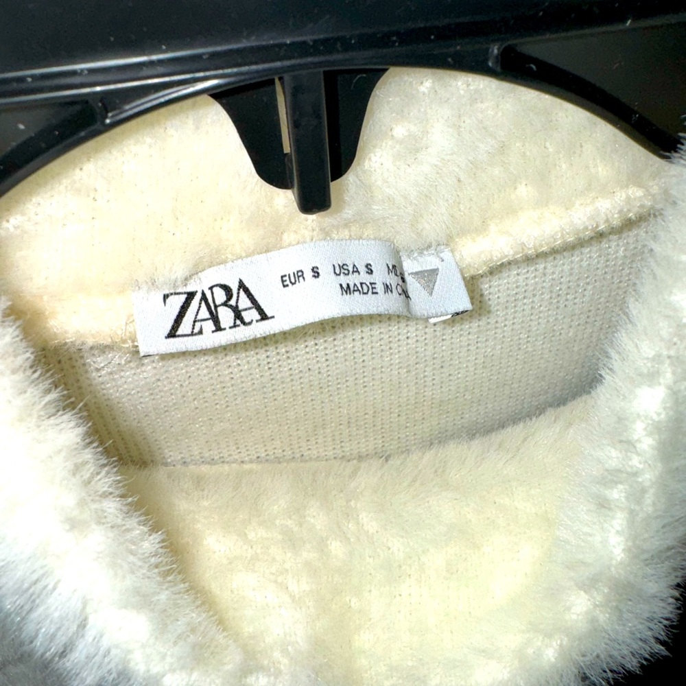 ZARA Sweater - Picture 3 of 3